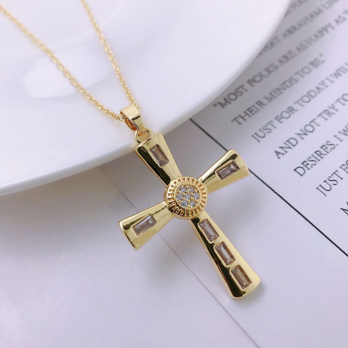 Niche Personality Hip Hop Men's Cross Necklace Pendant