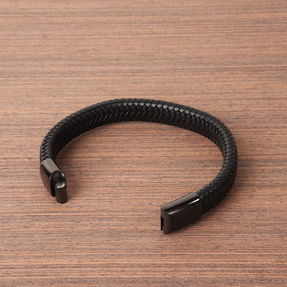 Classic Men Leather Bracelets In Various Colours